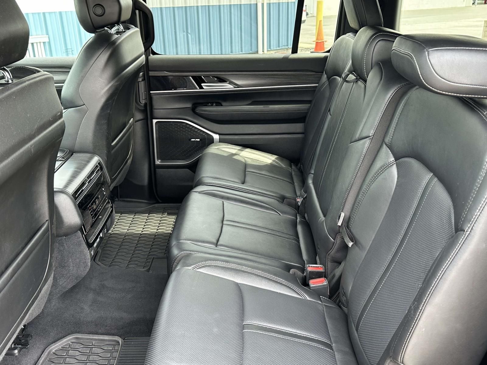 2023 Jeep Wagoneer Series III