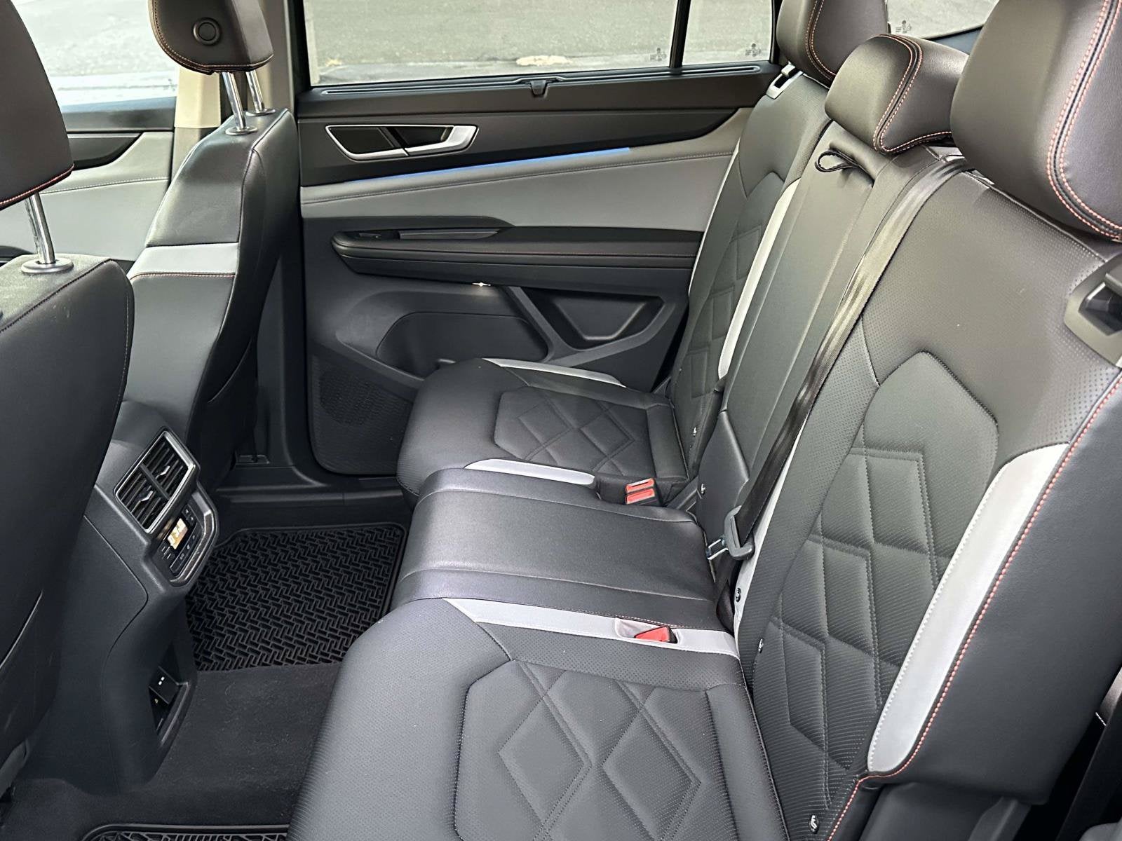 2025 Volkswagen Atlas 2.0T Peak Edition