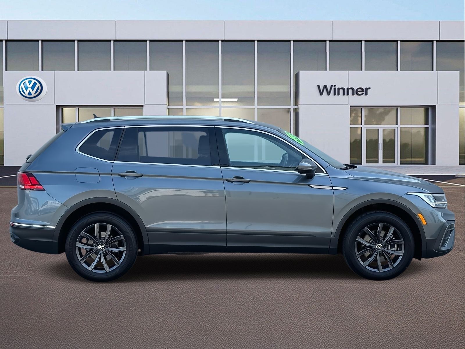 2023 Volkswagen Tiguan 2.0T SE
