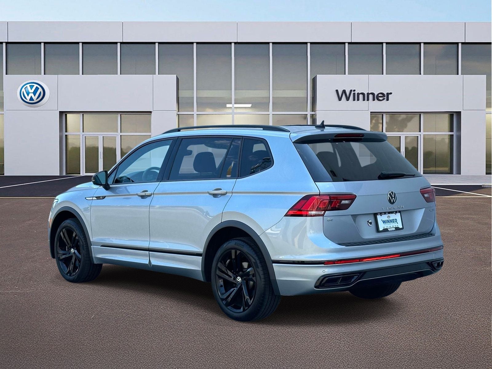 2023 Volkswagen Tiguan 2.0T SE R-Line Black