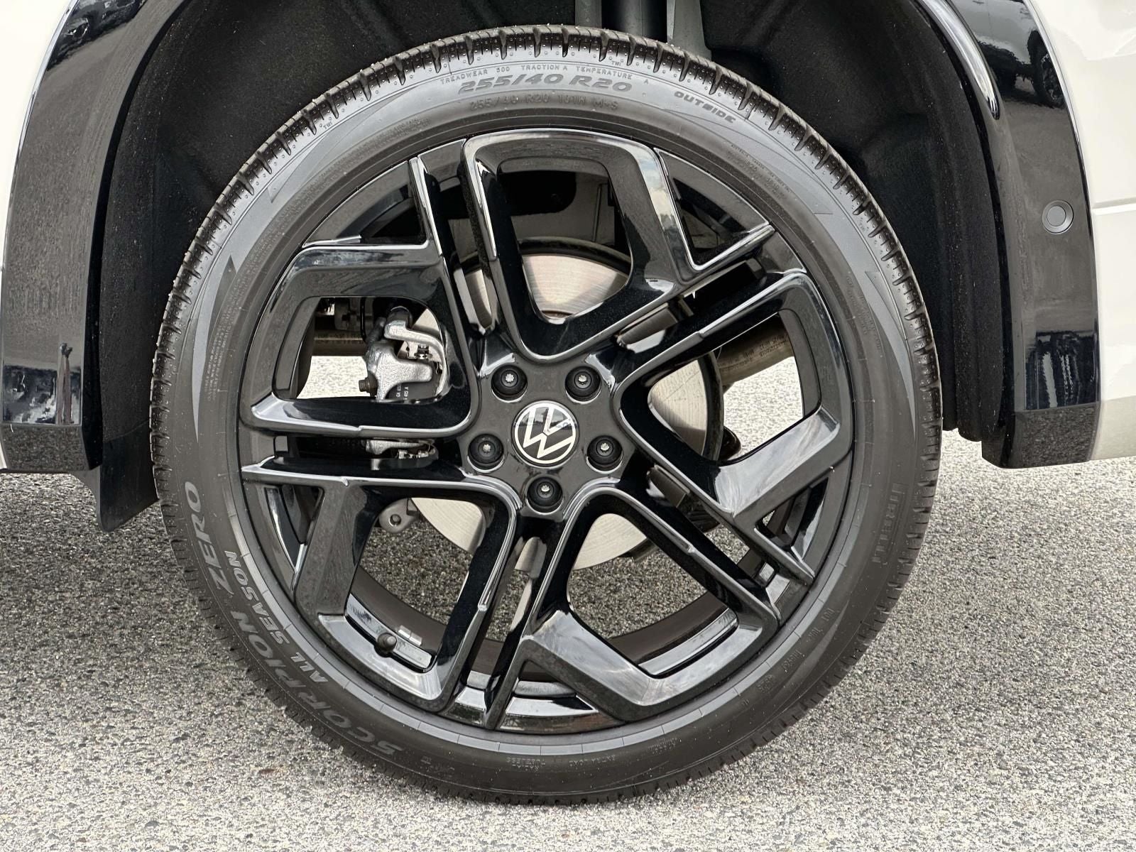 2026 Volkswagen Tiguan 2.0T SE R-Line Black