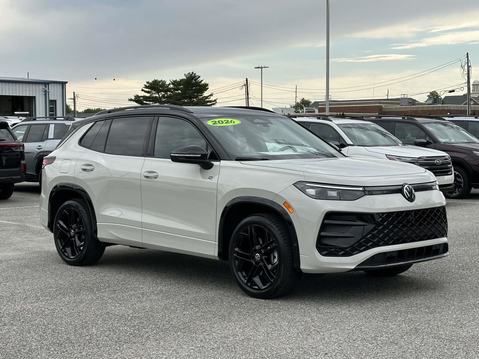 2026 Volkswagen Tiguan 2.0T SE R-Line Black