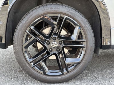 2025 Volkswagen Tiguan 2.0T SE R-Line Black