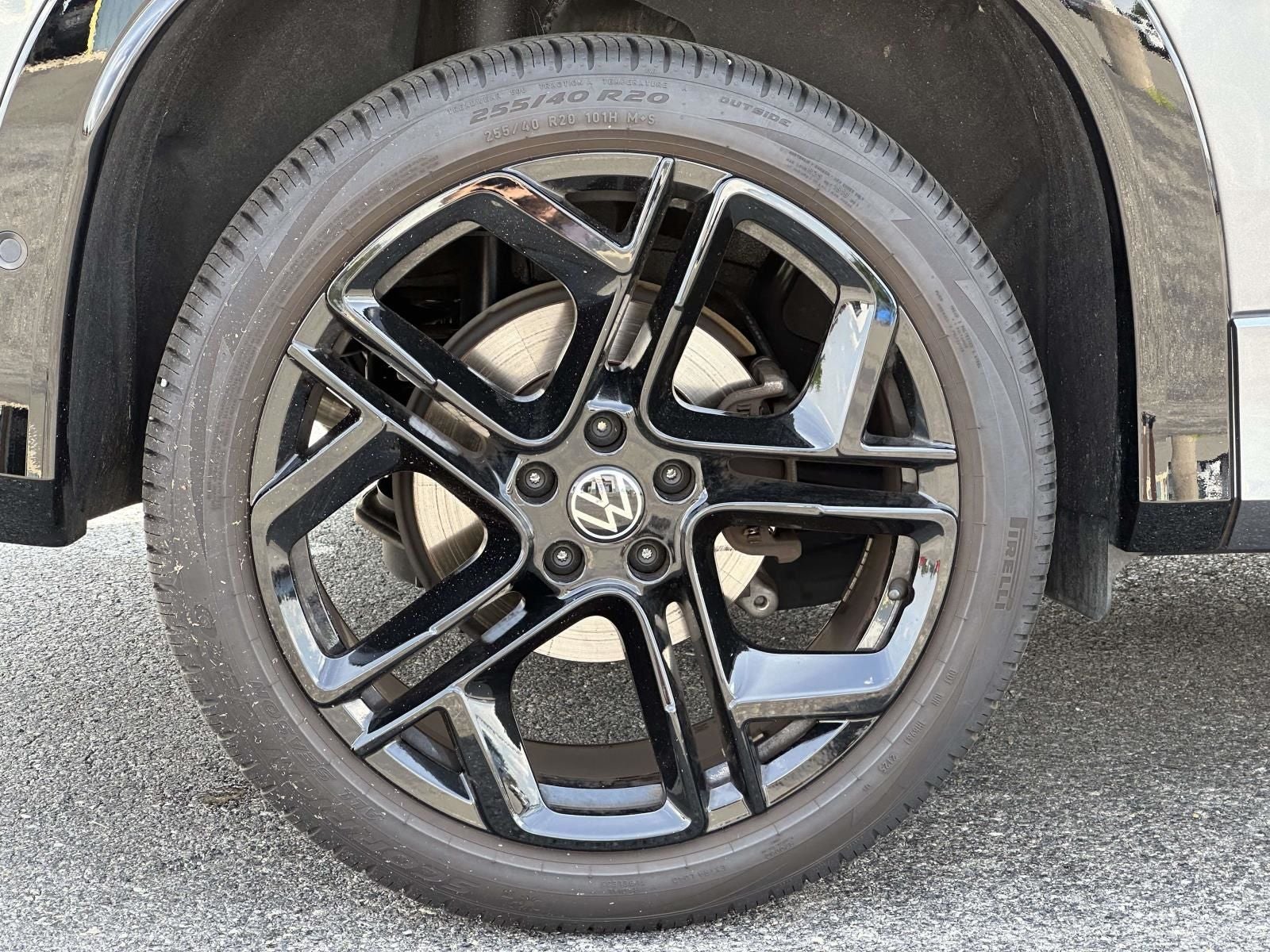 2025 Volkswagen Tiguan 2.0T SE R-Line Black