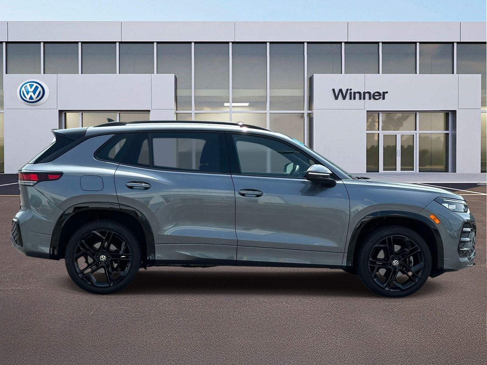 2025 Volkswagen Tiguan 2.0T SE R-Line Black