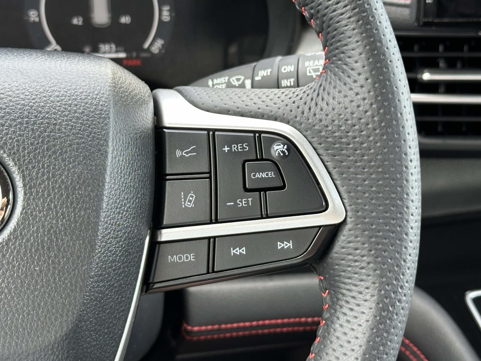 2025 Toyota Sienna XSE 7 Passenger
