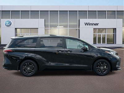2025 Toyota Sienna XSE 7 Passenger
