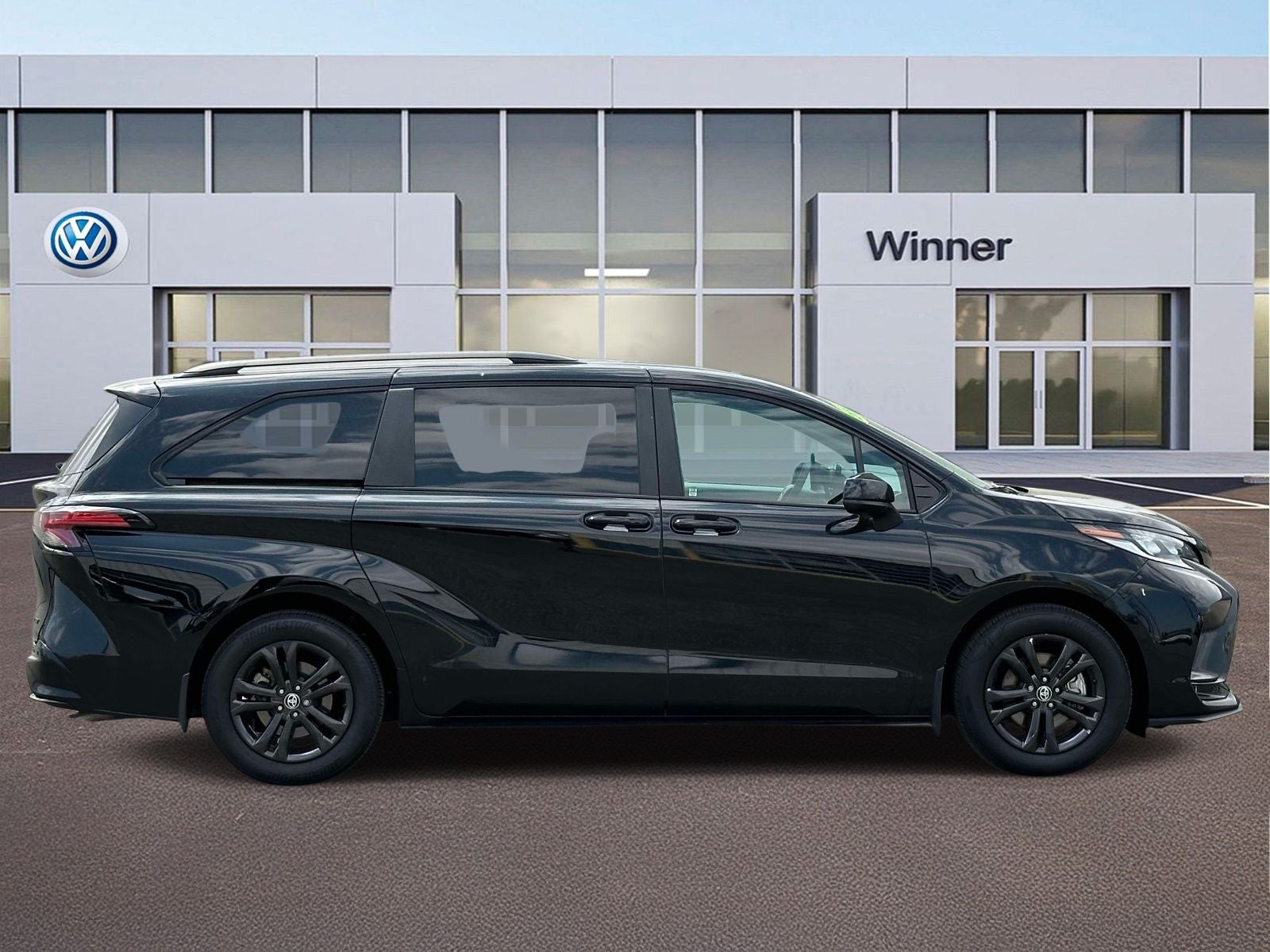 2025 Toyota Sienna XSE 7 Passenger