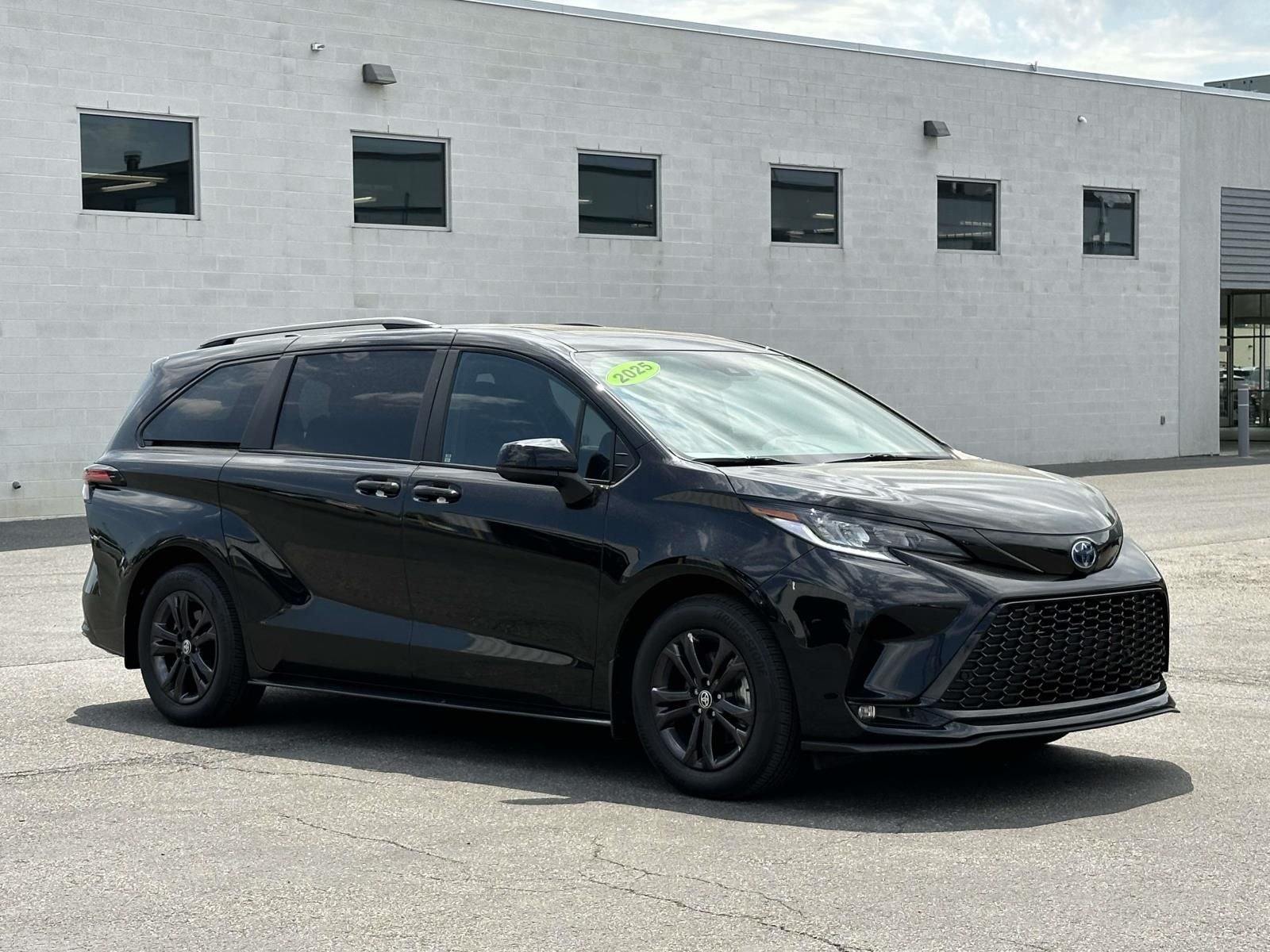 2025 Toyota Sienna XSE 7 Passenger