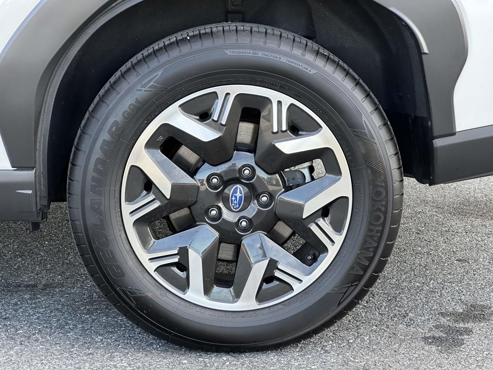 2025 Subaru Forester Base