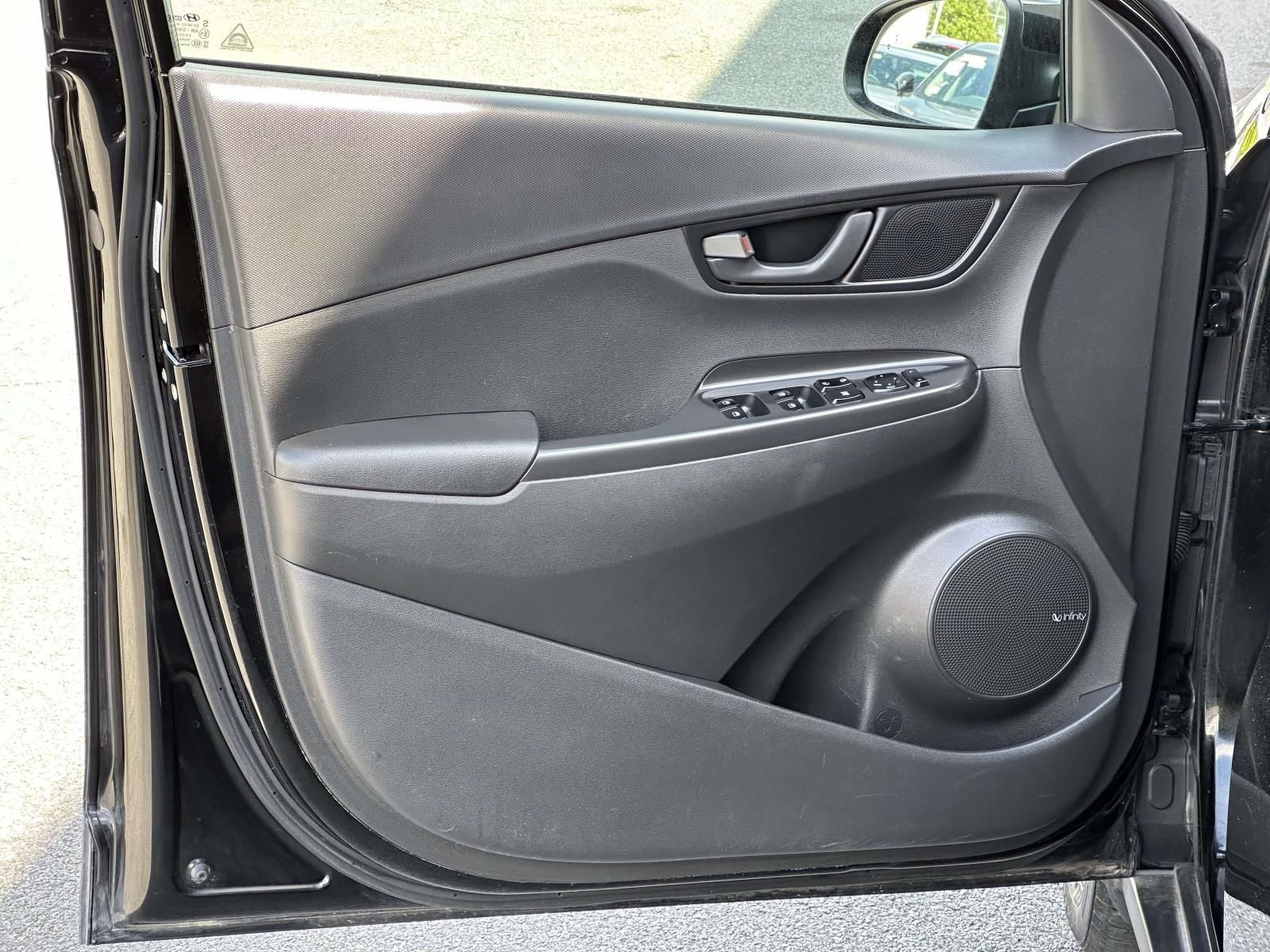 2021 Hyundai KONA SEL Plus