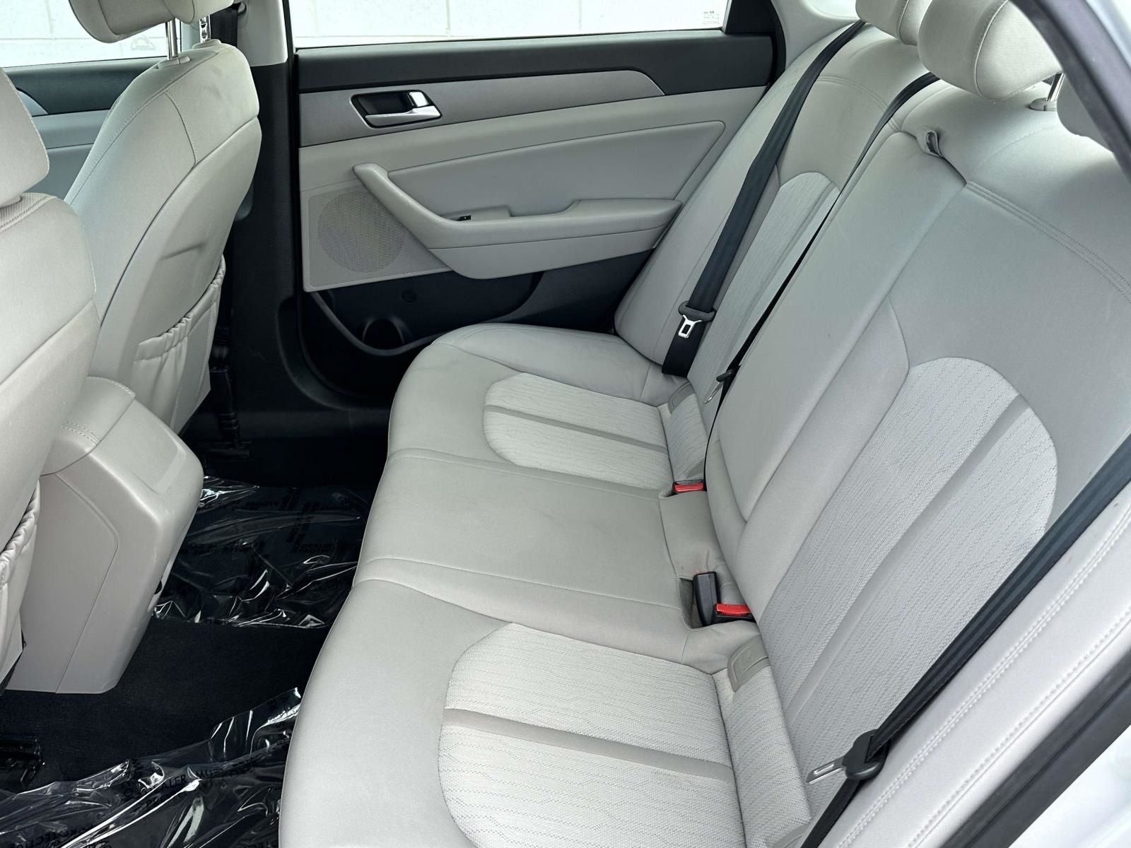 2016 Hyundai SONATA HYBRID SE