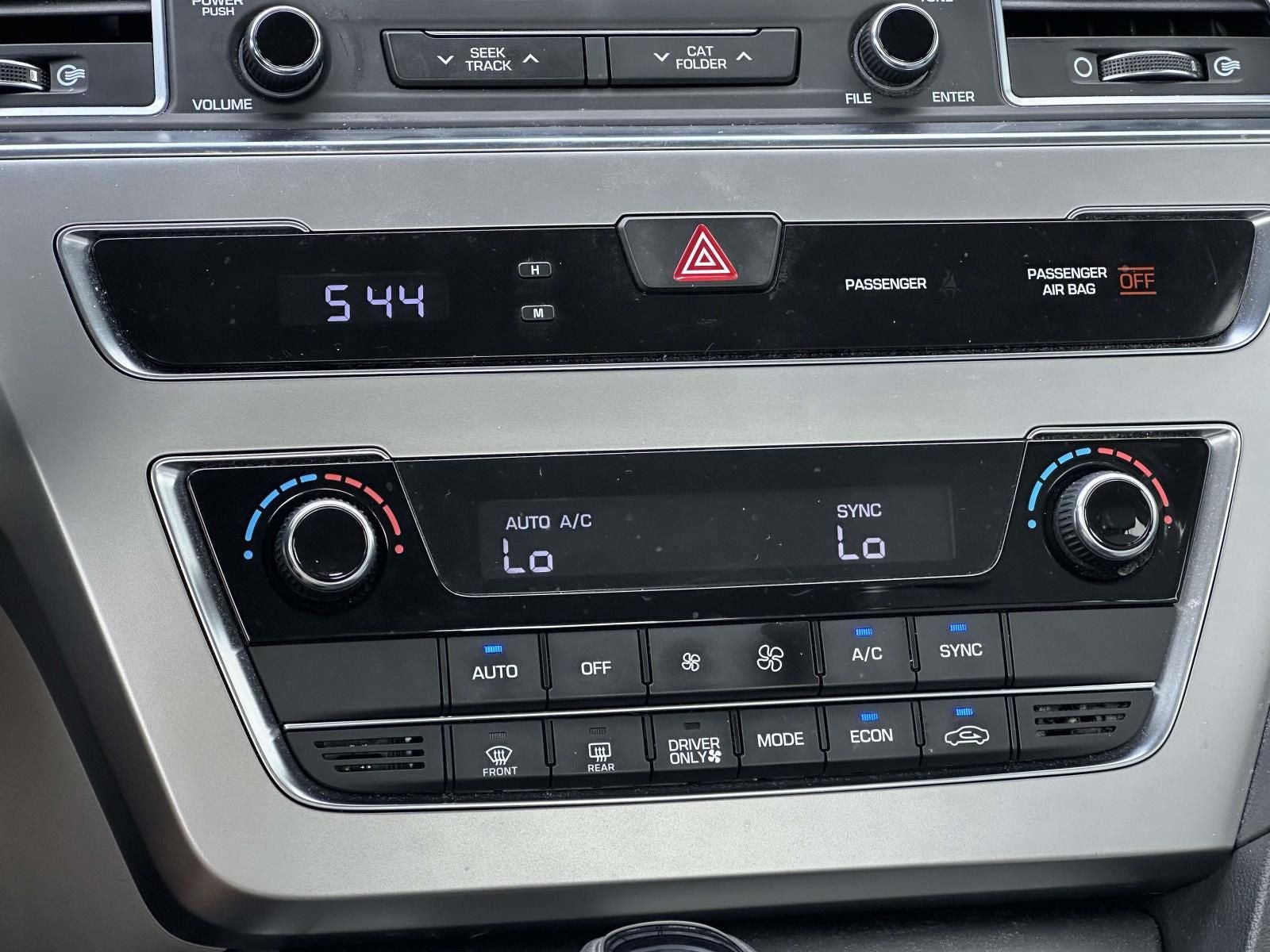 2016 Hyundai SONATA HYBRID SE