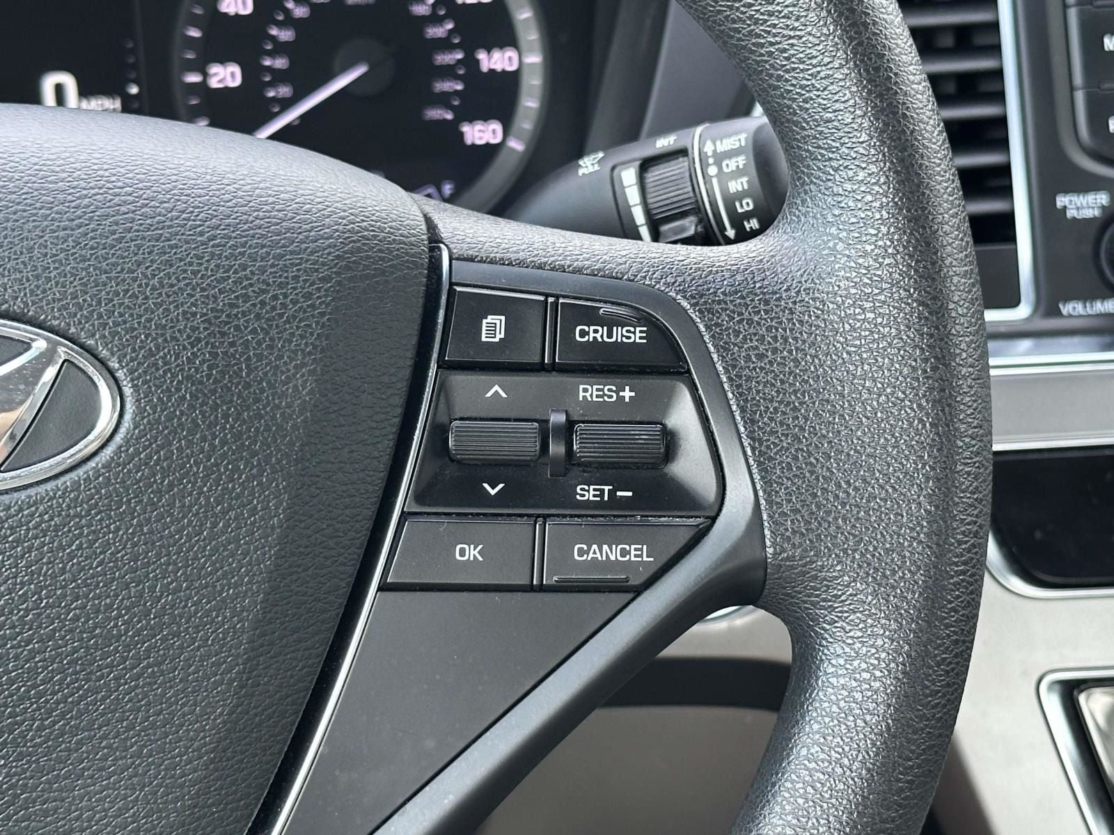 2016 Hyundai SONATA HYBRID SE