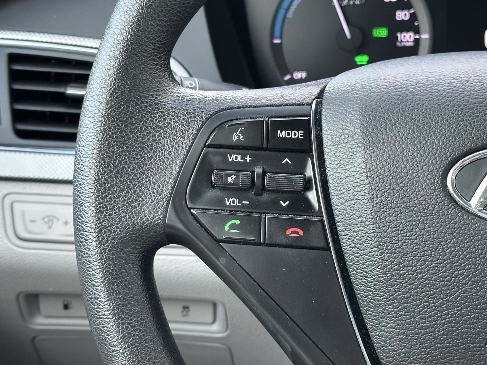 2016 Hyundai SONATA HYBRID SE