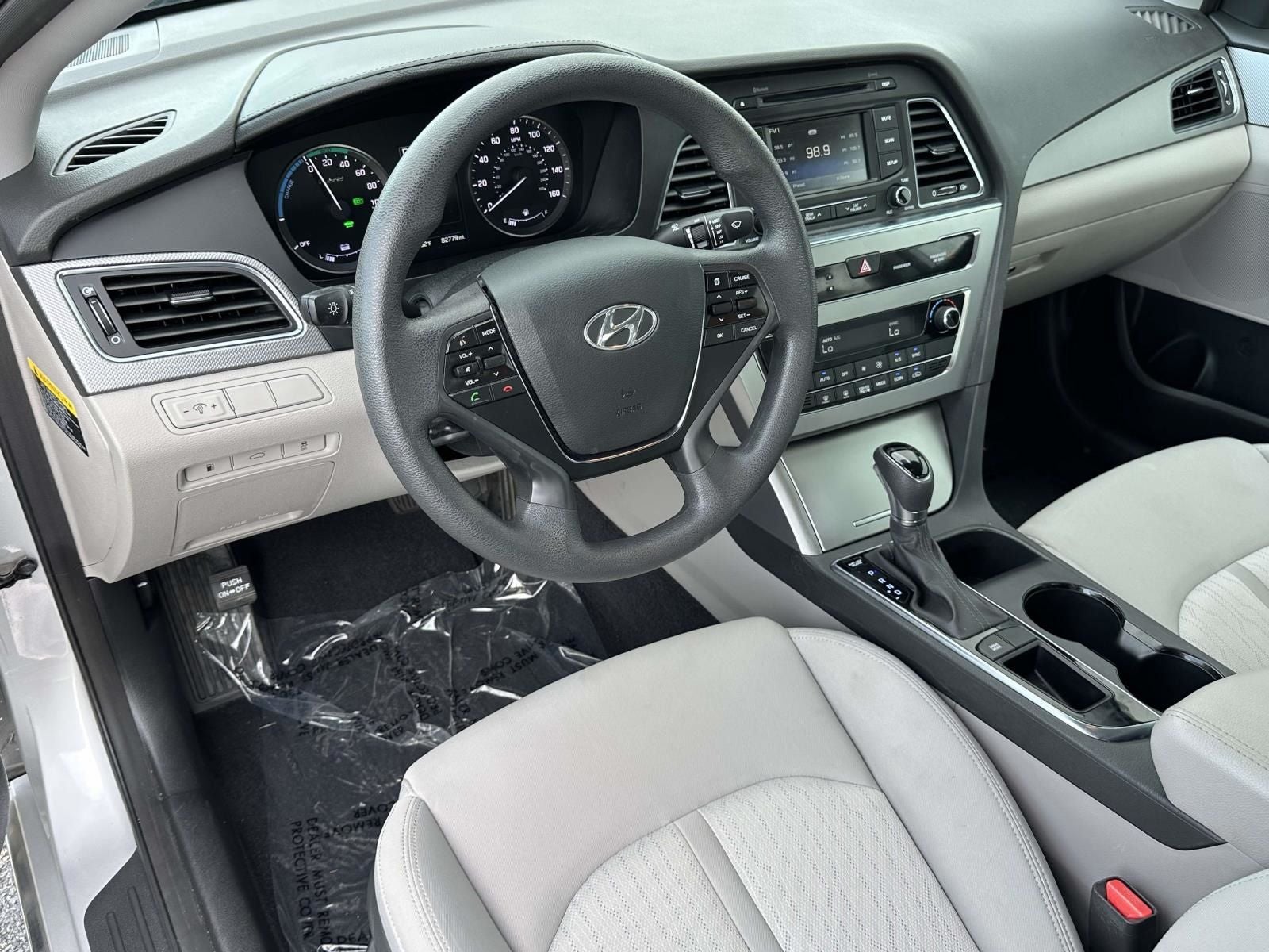 2016 Hyundai SONATA HYBRID SE