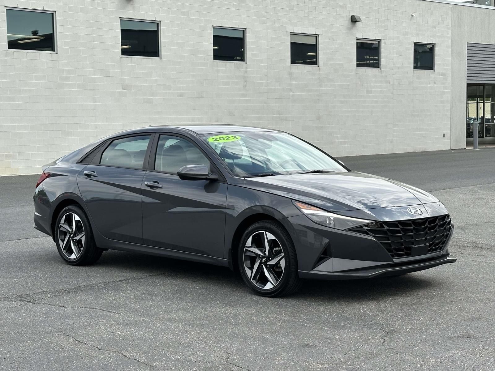2023 Hyundai ELANTRA SEL