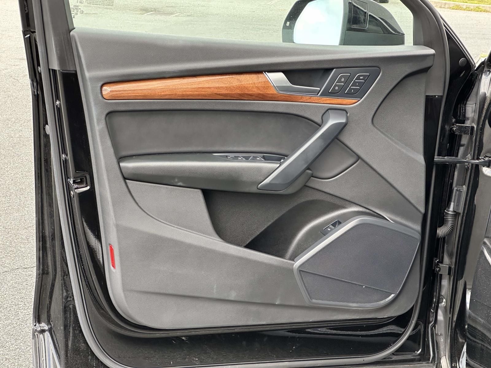 2023 Audi Q5 45 S line Premium quattro