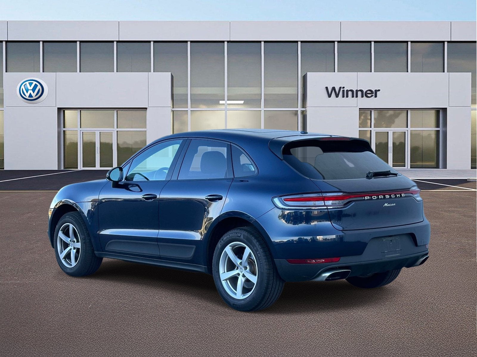 2021 Porsche Macan Base