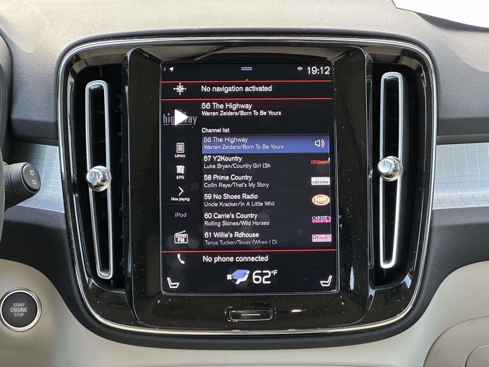 2020 Volvo XC40 Momentum